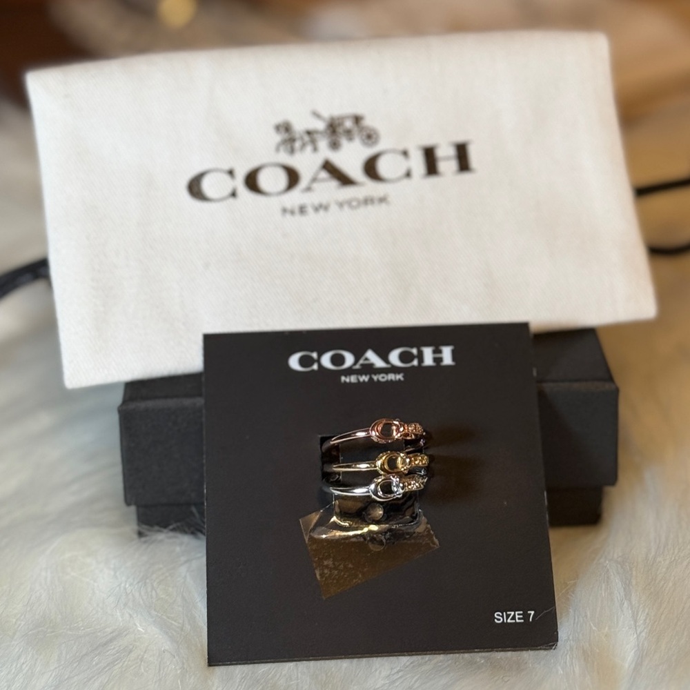NEW‼️ COACH Signature interlock Pave Stackable 3 Ring Set
